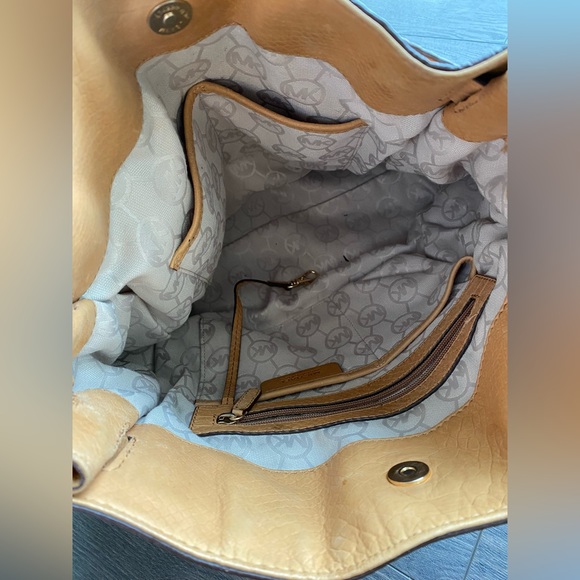 Michael Kors Hamilton purse - Picture 8 of 8